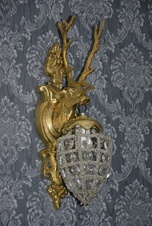 Zámecká bronzová lampa s jelenem