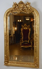 Zámecké zrcadlo s amorky