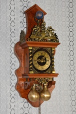 Starožitné Zánské dvouzávažové hodiny