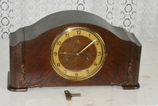 Starožitné krbové hodiny Junghans r1939